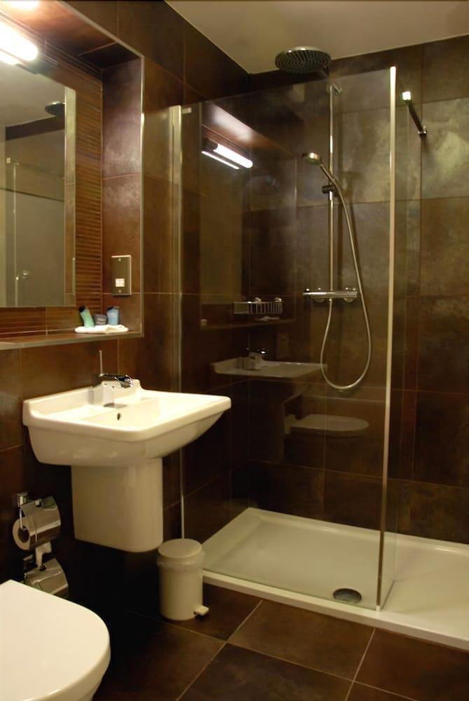 The Kveldsro House Hotel Леруик Экстерьер фото